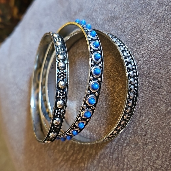 SET of Three Silvertone Blue Cabochon Stacking Bangle Bracelets - Picture 2 of 6